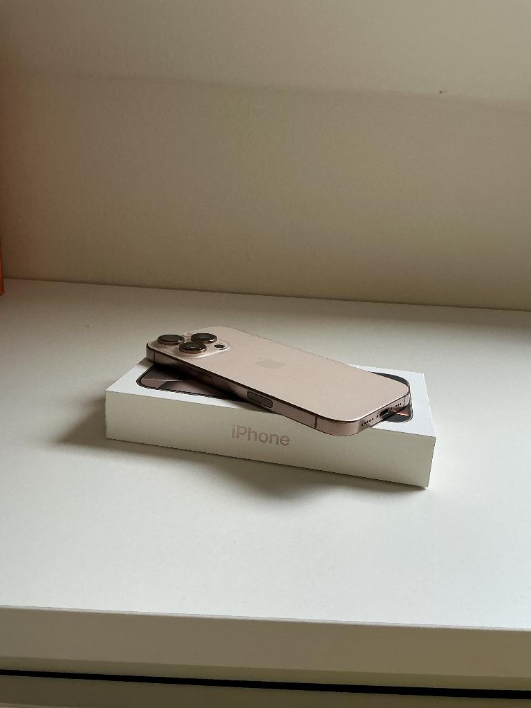 iPhone 16 pro 128GB, Telecommunicatie, Mobiele telefoons | Apple iPhone, 128 GB, Zo goed als nieuw, Met simlock, Goud