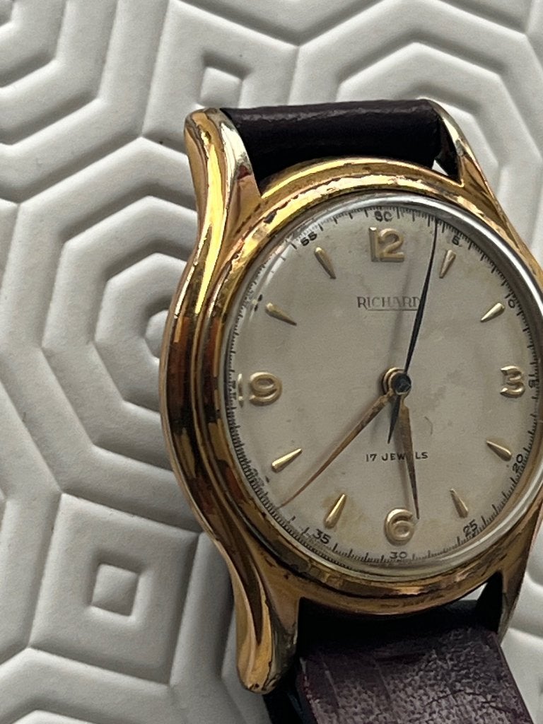 montre richard mouvement bumper marteau, Bijoux, Sacs & Beauté, Montres | Anciennes | Antiquités, Enlèvement ou Envoi, Montre-bracelet