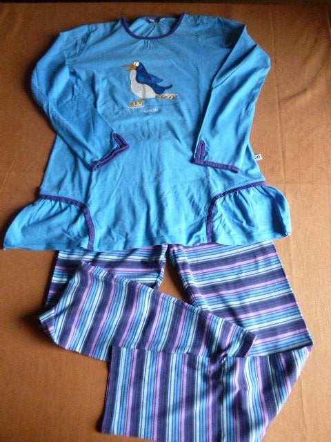 blauwe pyjama met pinguin Woody maat 152 of 12A, Kinderen en Baby's, Nacht- of Onderkleding, Meisje, Ophalen of Verzenden, Zo goed als nieuw
