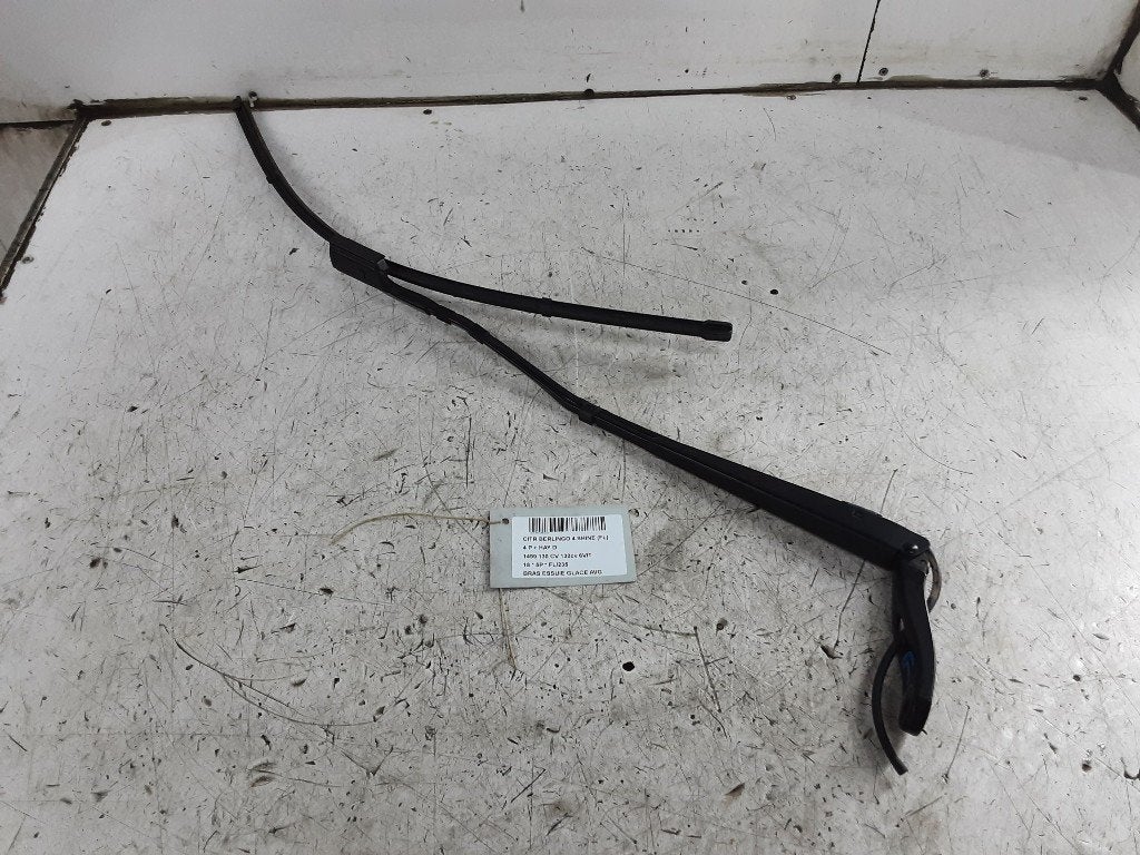 RUITENWISSERARM LINKS VOOR Citroën Berlingo Multispace, Gebruikt, Citroën, Mevr. I. Hauben, Rue de l'Espoir 34 34
4030  GRIVEGNÉE, BE