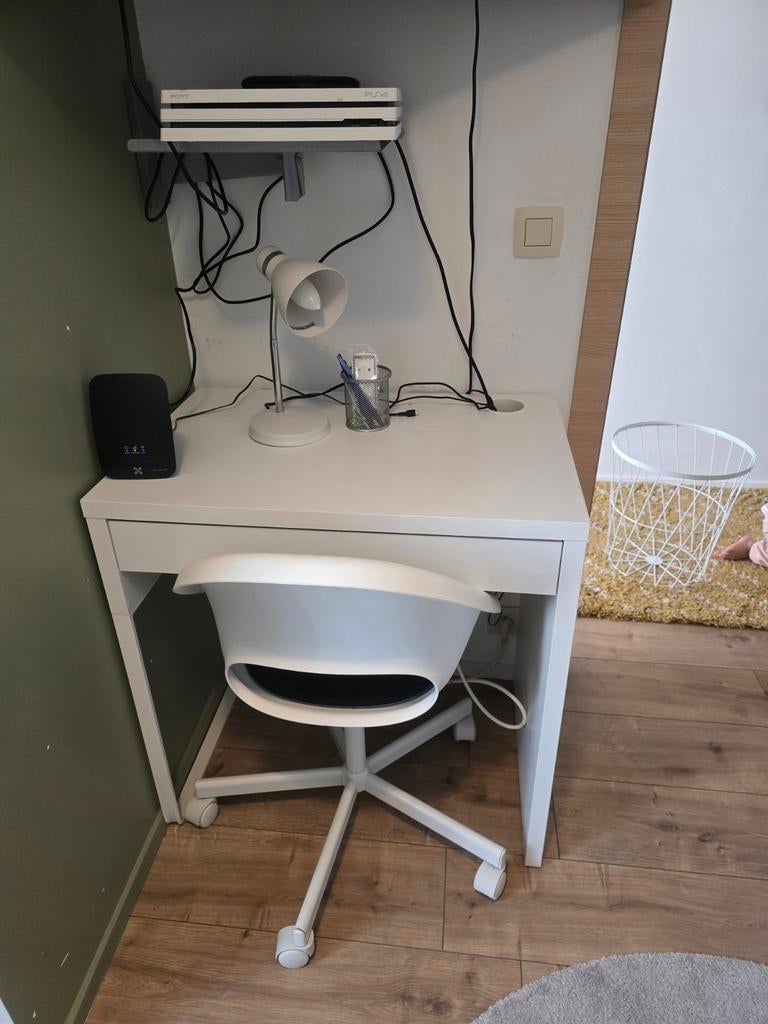 Bureau, blanc, 73x50 cm, chaise et lampe. Fauteuil Relax pou, Enlèvement, Comme neuf, Table(s) et Chaise(s)