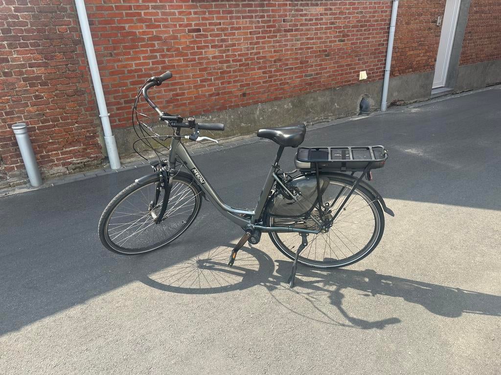 Elektrische dames fiets merk arrow, Fietsen en Brommers, Ophalen, Zo goed als nieuw