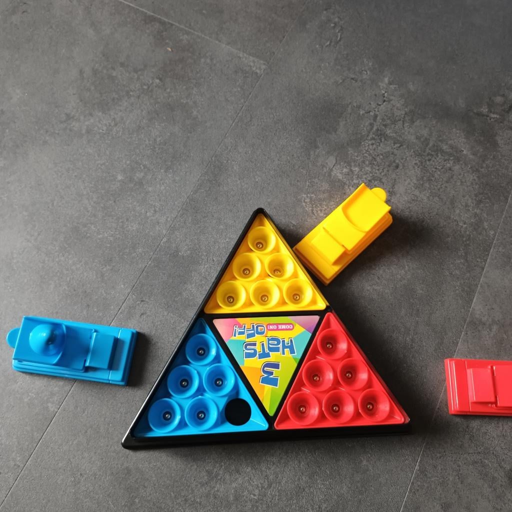 3 hoedjes af spel, Ophalen