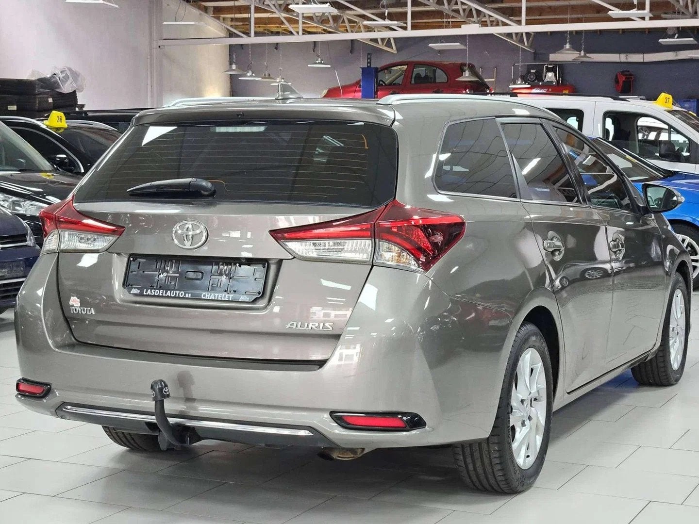 Toyota Auris SW 1.2 Turbo Dynamic S/S Attache Remorque XENON, 1197 cm³, Argent ou Gris, Achat, Euro 6
