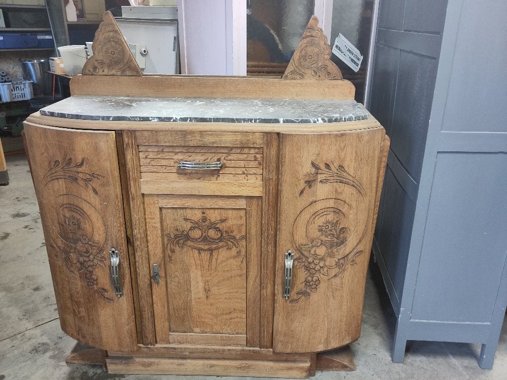 dressior met bloemmotief, Ophalen
