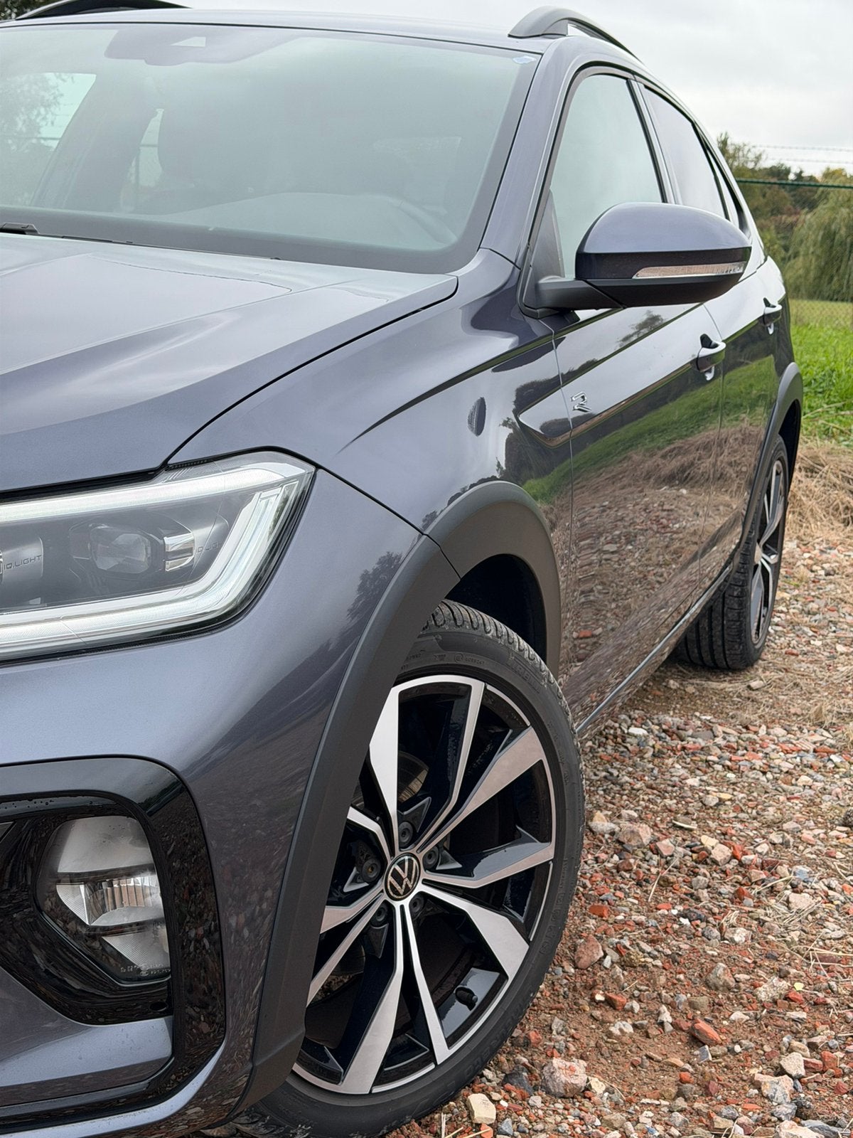 Volkswagen Taigo R-Line 1.0 TSI 116 pk DSG Full option look!, Auto's, Automaat, Alcantara, Bedrijf, Apple Carplay