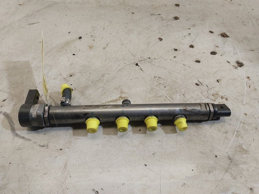 COMMON RAIL Mercedes-Benz E (C238) (|A6540700095|), Mercedes-Benz, Utilisé, Dialog.mb@mercedes-benz.com, Mercedes-Benz AG