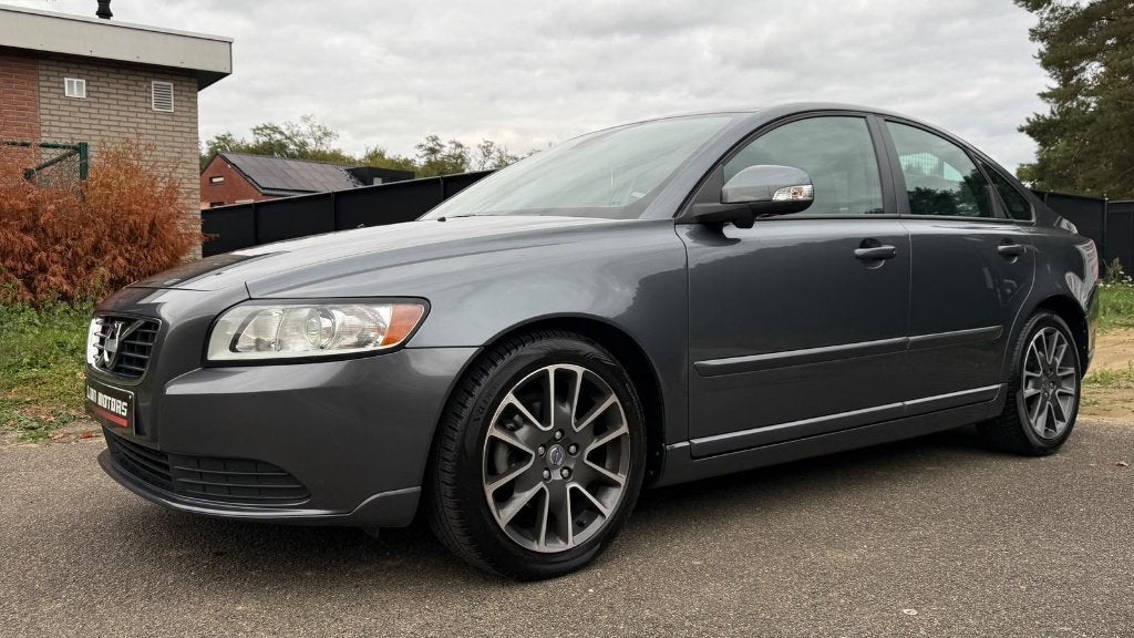 Volvo S40 1.6 Hdi | Zeer Nette Staat - Sportvelgen |, Auto's, Voorwielaandrijving, Zwart, 4 cilinders, Leder