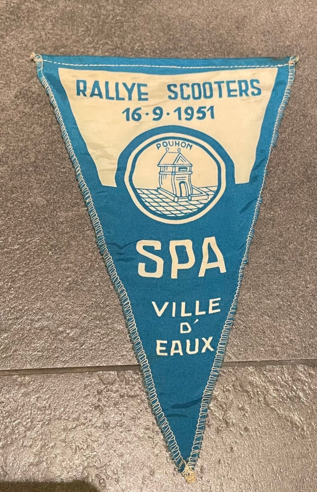 Fanion Vespa Scooters Rallye 1951 Spa, Enlèvement ou Envoi, Comme neuf