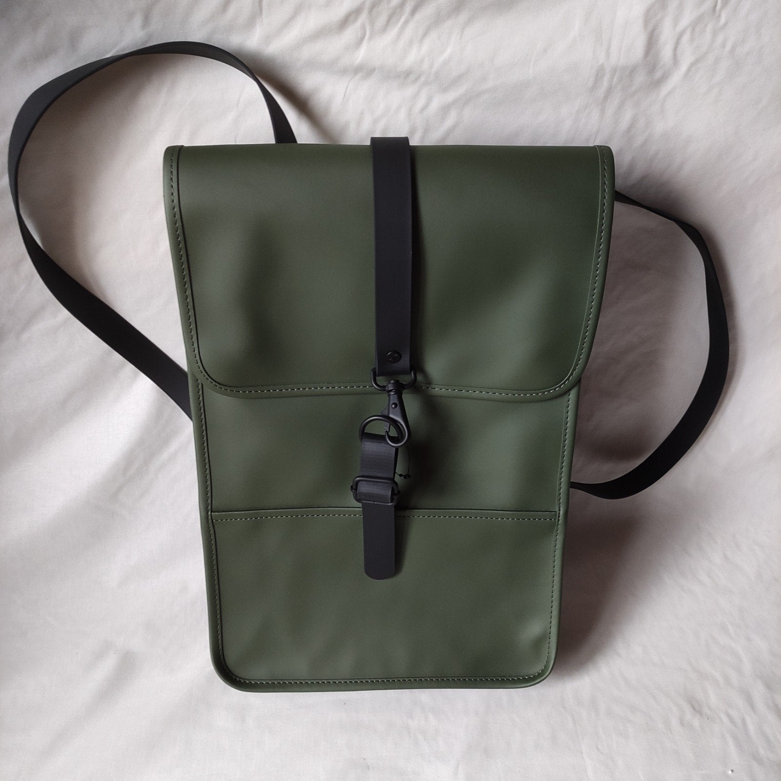 Mini green Rains., Bijoux, Sacs & Beauté, Sacs | Sacs à bandoulière, Enlèvement, Neuf, Vert, Autres marques