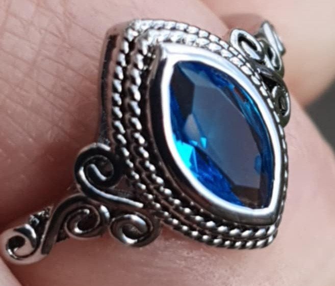 Oude chique ring., Handtassen en Accessoires, Ringen, Ophalen of Verzenden