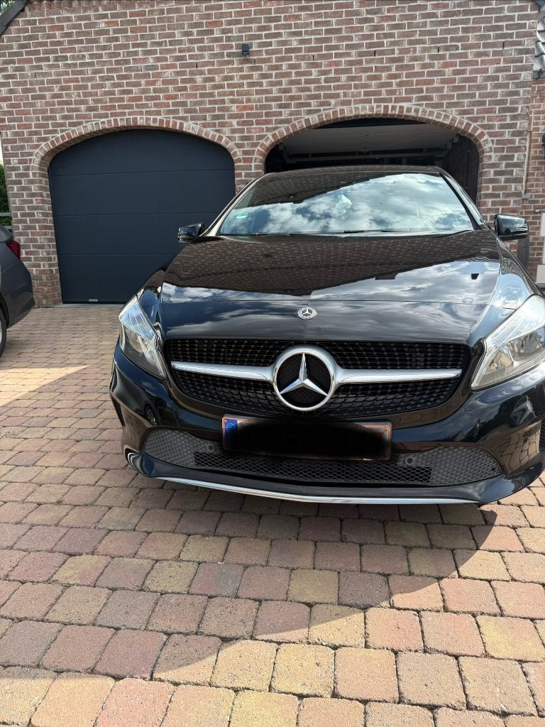 Mercedes A180 - goede staat -weinig KM’s, Auto's, Voorwielaandrijving, Euro 6, Leder en Stof, Zwart