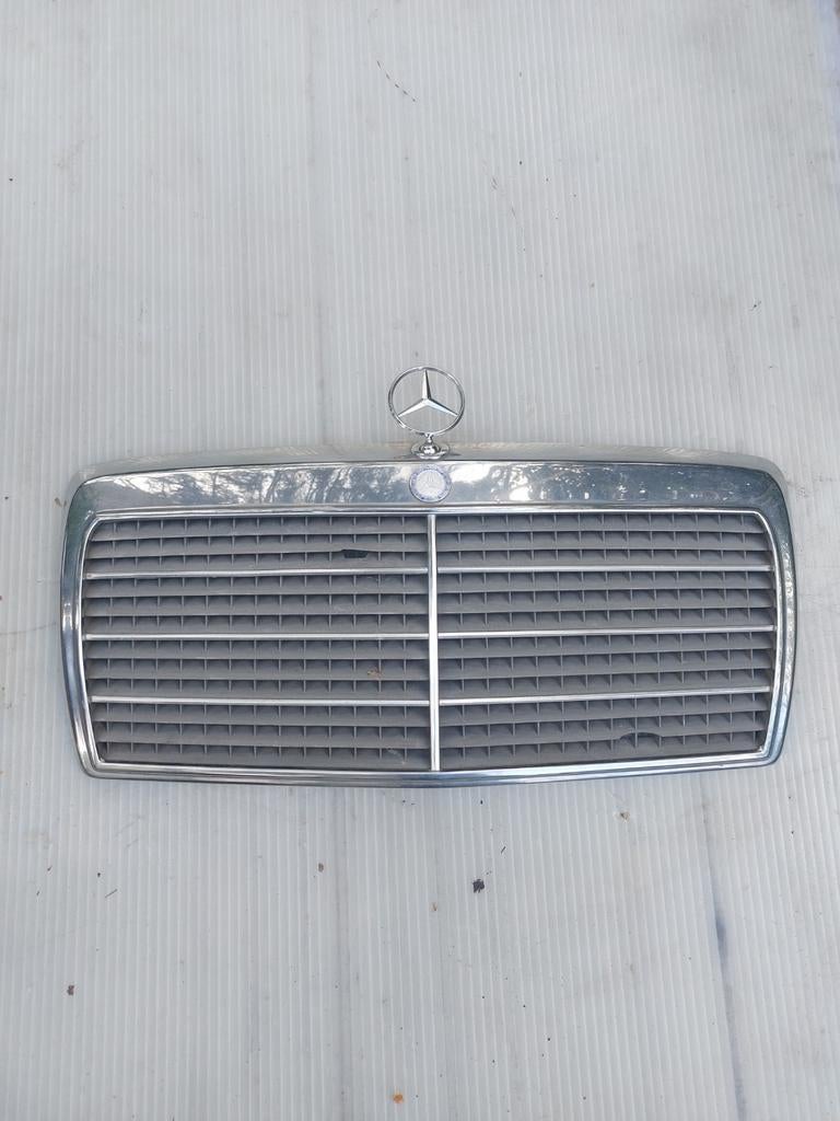 Mercedes w124 grill, Ophalen of Verzenden, Gebruikt, Voor, Mercedes-Benz