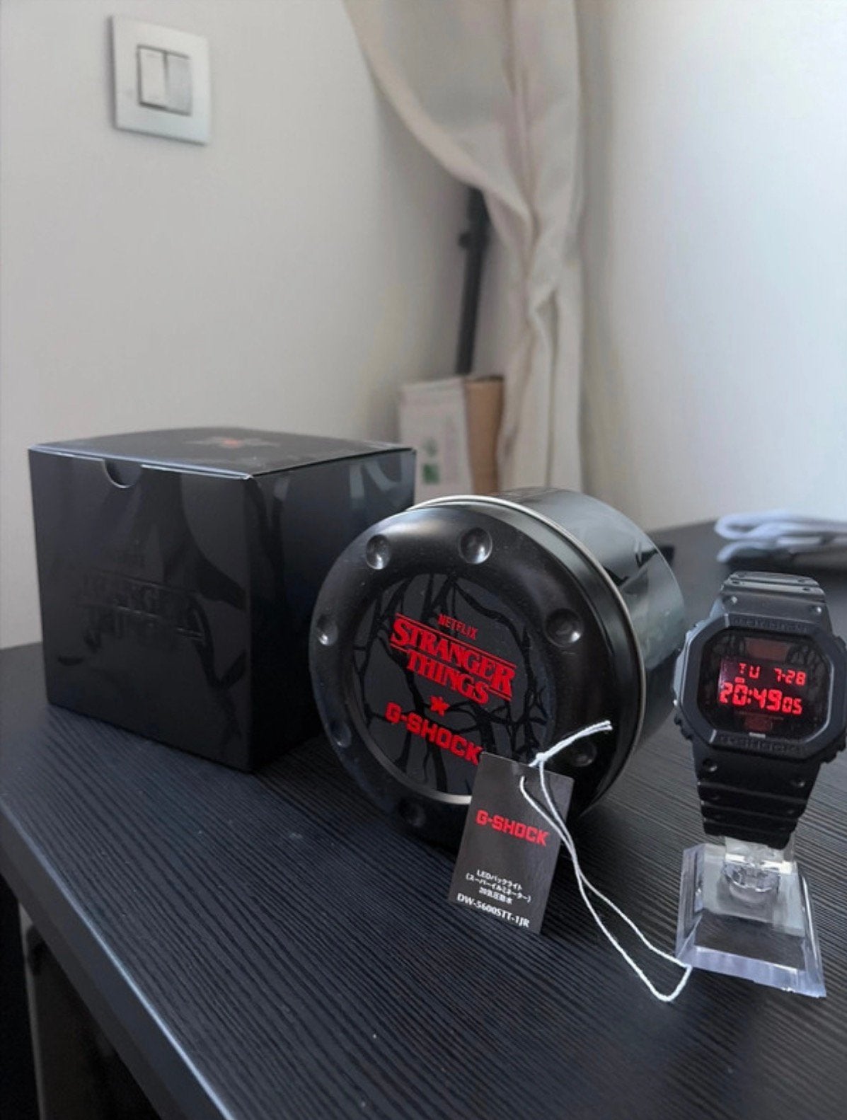 Casio G-Shock x Stranger Things DW-5600STT-1JR Japan Limited, Casio, Enlèvement ou Envoi, Synthétique, Synthétique