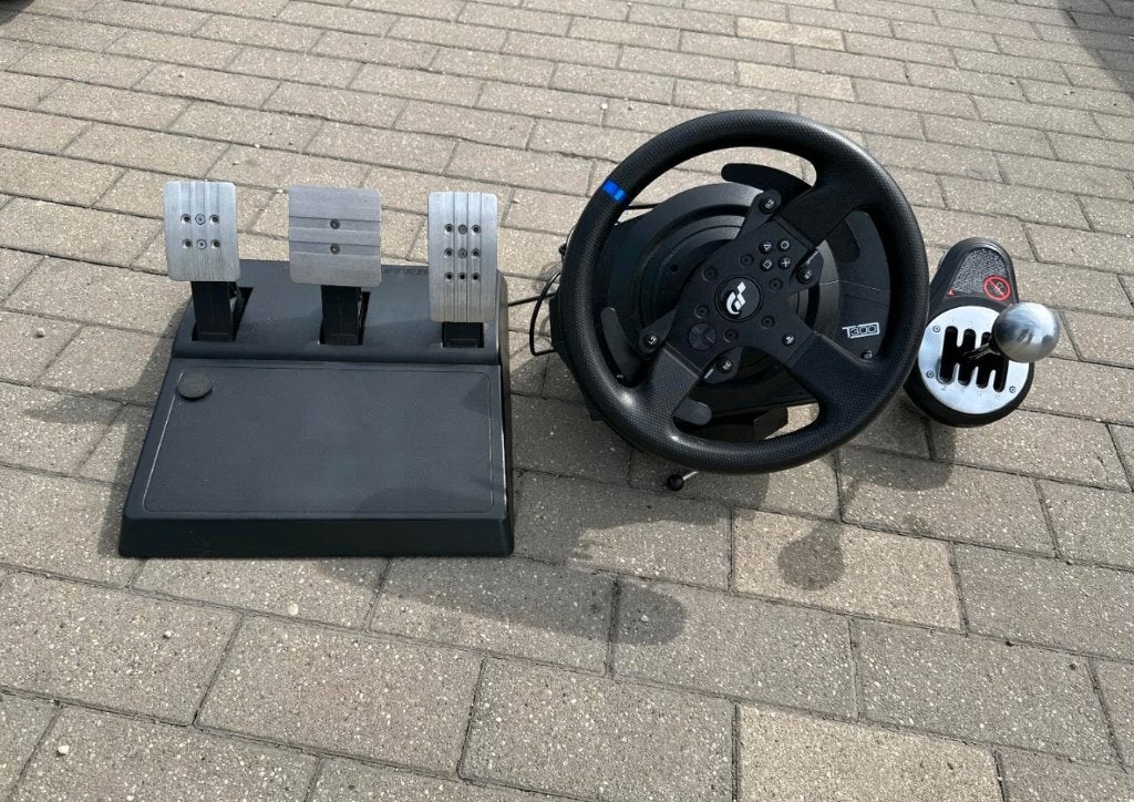 Thrustmaster t300 setje, Enlèvement ou Envoi, Neuf, PlayStation 5