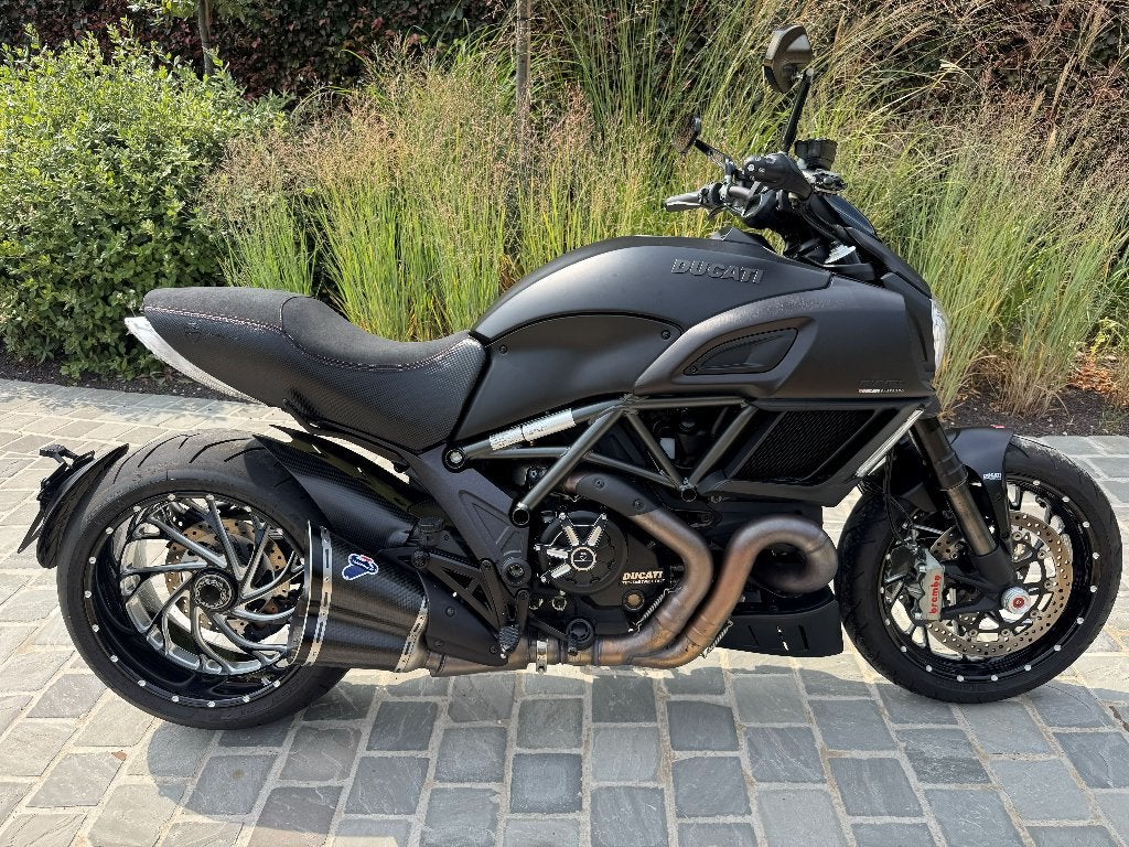 Ducati Diavel 1198 V2 2014 - 4900 km ! Termignoni - Full OPT, 2 cilinders, Occasion, Motorrijbewijs A, Particulier
