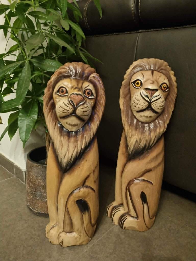2 handgemaakte houten leeuwenbeelden, Ophalen of Verzenden