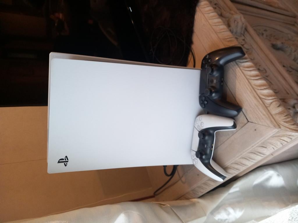 Playstation 5 met 2 controllers, Games en Spelcomputers, Spelcomputers | Sony PlayStation 5, Ophalen, Zo goed als nieuw, Playstation 5