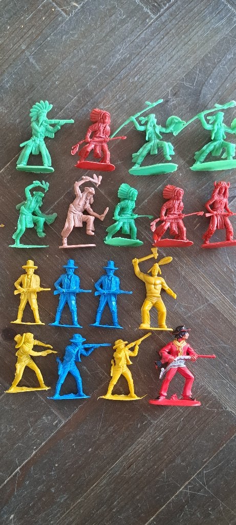 Cowboys en indianen 1/32, Ophalen of Verzenden, Gebruikt, Groter dan 1:35, Figuur of Figuren
