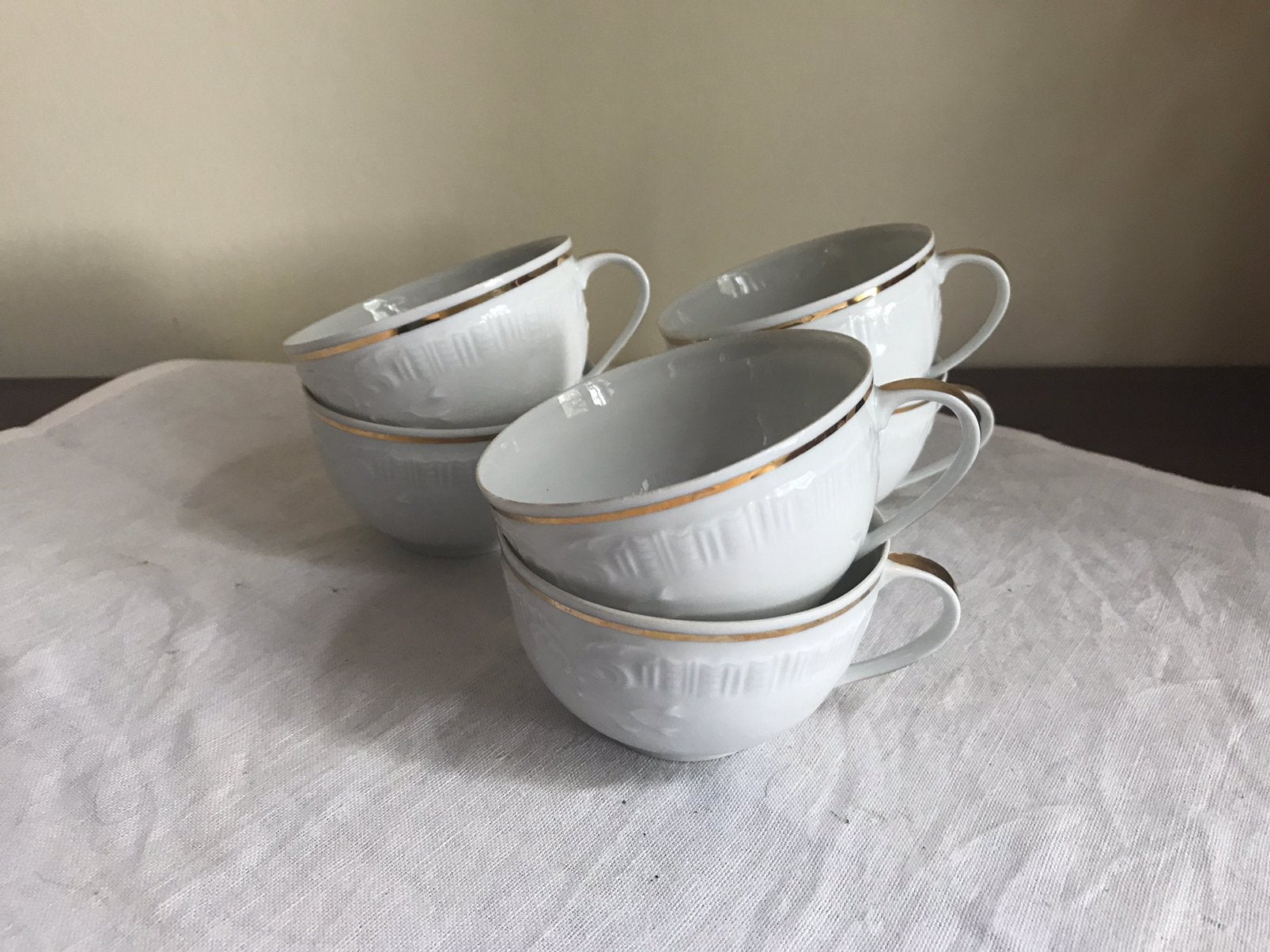 6 tasses à café en porcelaine ancienne avec bord doré, Antiquités & Art, Antiquités | Services (vaisselle) pièces, Enlèvement ou Envoi