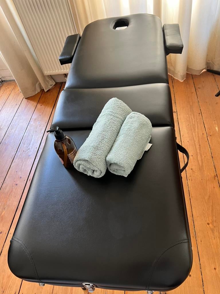 Jeune Masseur Bresilien Just Pour les Hommes, Massage relaxant