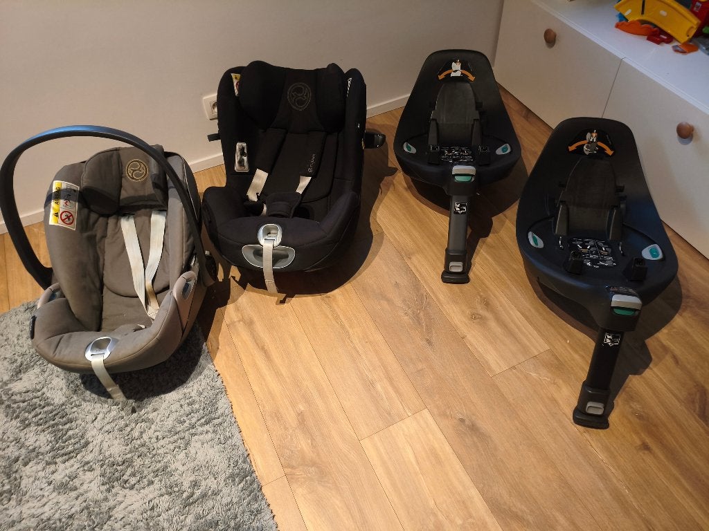 Lot Cybex i-Size (2 sièges + 2 bases) 240€ le tout!!, Kinderen en Baby's, Gebruikt, Isofix, 0 t/m 13 kg, Ophalen