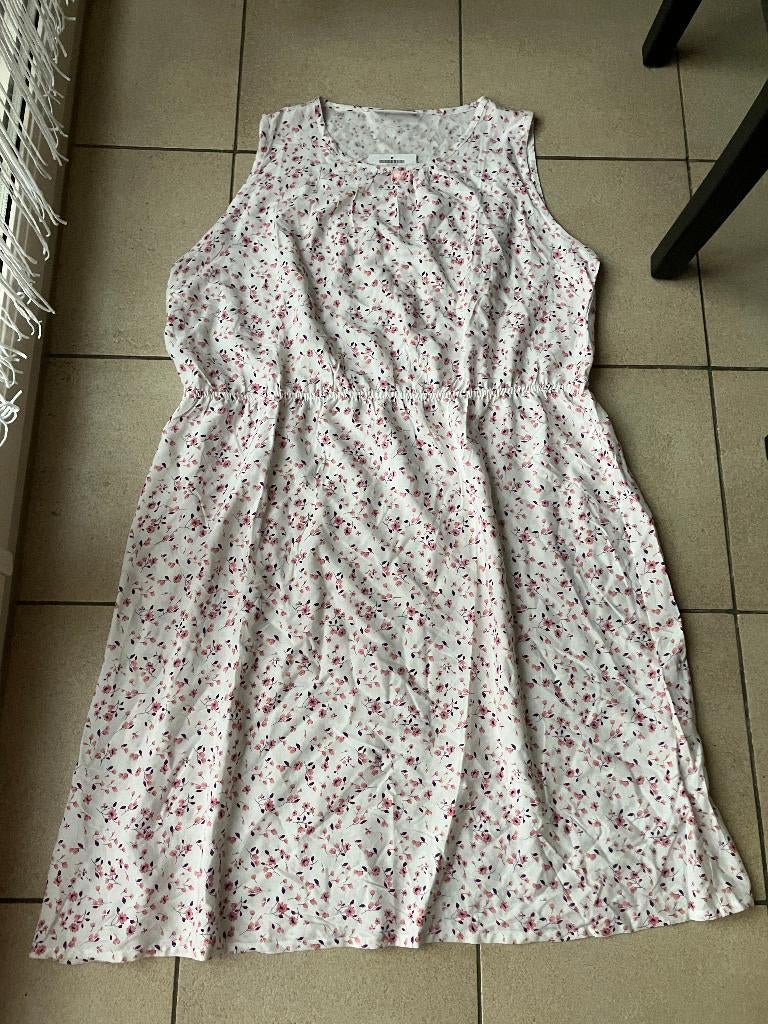 Nieuwe wit gebloemde jurk - maat 48, Enlèvement ou Envoi, Neuf, Blanc, Robe