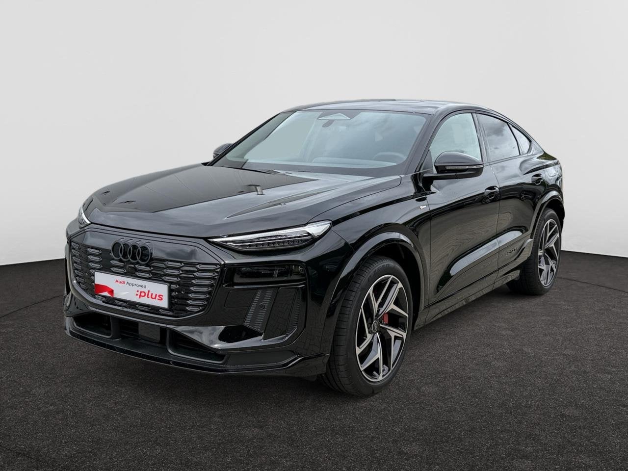 Audi Q6 Sportback e-tron 100 kWh 50 Performance Corporate S, Auto's, Automaat, Zwart, Elektrisch, https://public.car-pass.be/vhr/22fdc4a4-cd72-41d0-b328-35544f43b29d