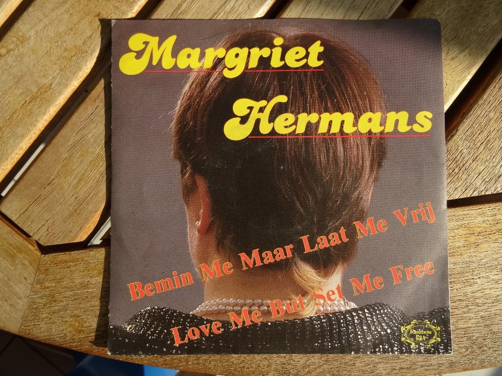 Margriet hermans love me but set me , Ophalen of Verzenden, Zo goed als nieuw, Levenslied of Smartlap
