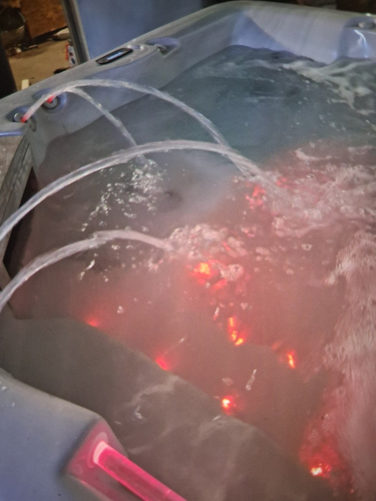 Jacuzzi gratis livrée installer et 1ans garantie