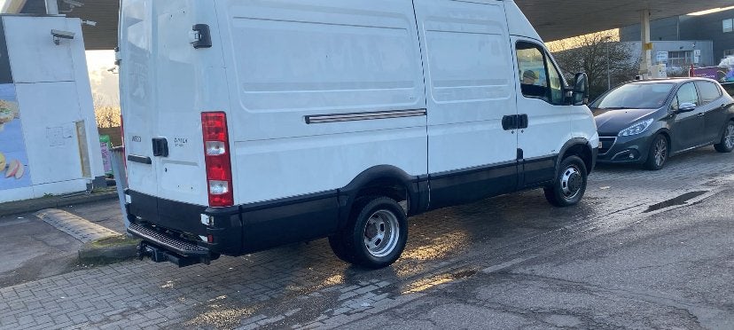 Veille quotidienne à double bande 3,5 T Iveco, Achat, Entreprise, Iveco, Boîte manuelle