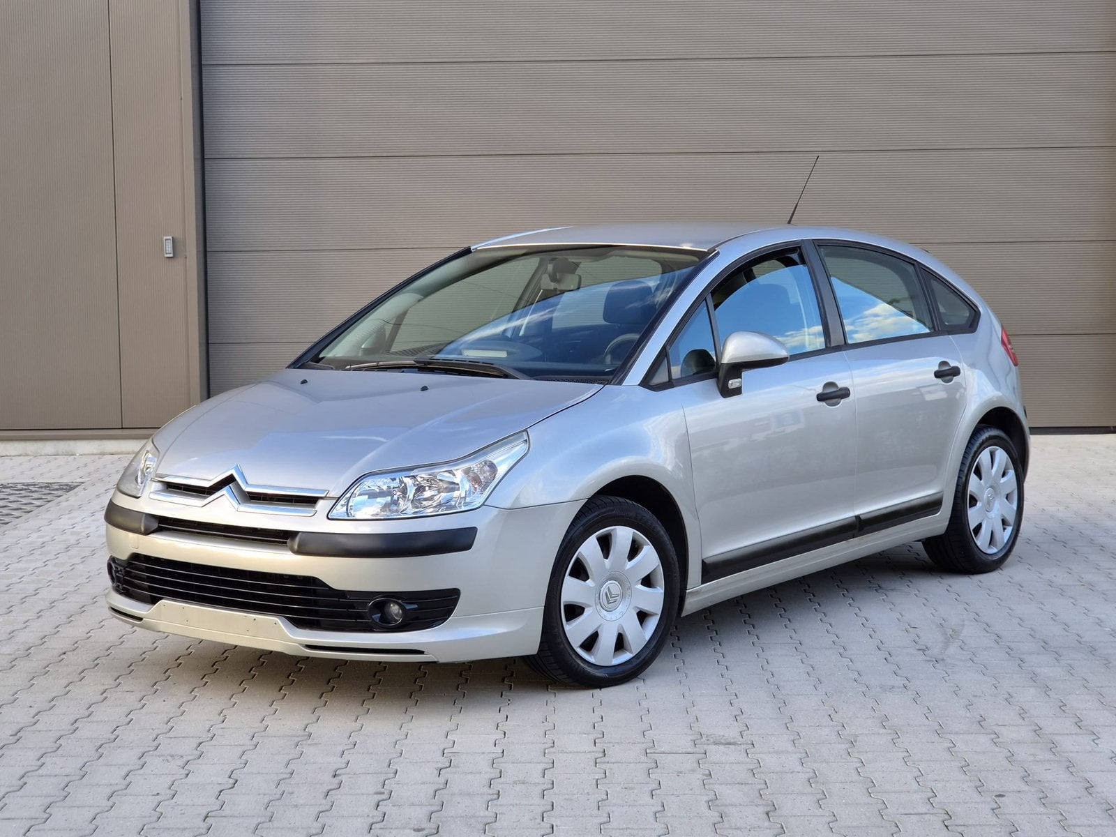 Citroen C4 2009 1.4 essence 87 000 km, Autos, Argent ou Gris, Achat, Boîte manuelle, Noir
