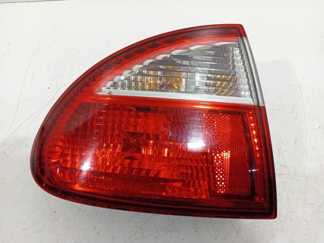 Achterlicht carrosserie rechts Seat Leon, Onderdelen@venauto.nl, Van der Ven Autorecycling B.V., Ettenseweg 76, 4706 PB Roosendaal, The Netherlands