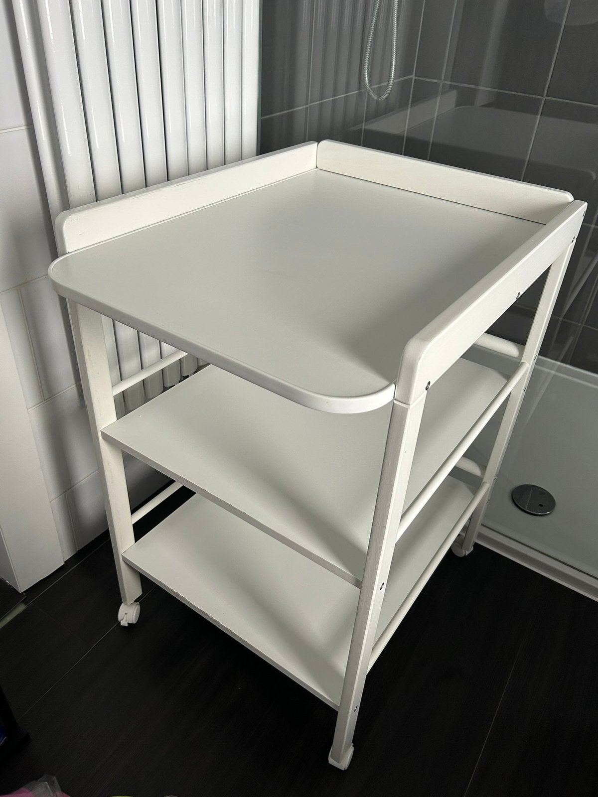 Luiertafel op wieltjes, Ophalen, Zo goed als nieuw