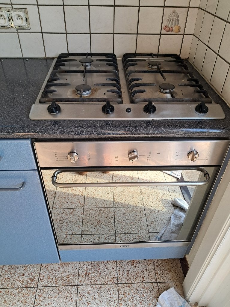 Cuisine avec four, plaque au gaz, hotte et evier., Maison & Meubles, Cuisine | Éléments de cuisine, Enlèvement, Utilisé
