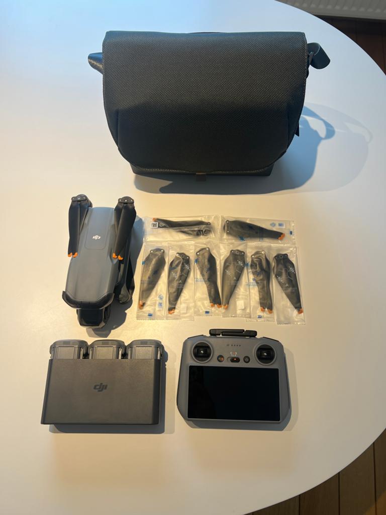 Dji Air 3 Fly more combo, TV, Hi-fi & Vidéo, Drones, Comme neuf, Drone avec caméra, Qualité supérieure, DJI, 250 à 900 g, Plus de 45 minutes