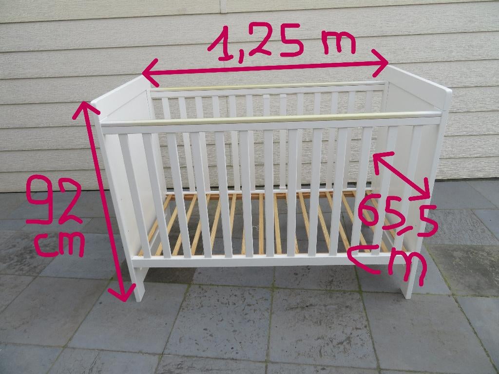 Lit bébé en bois blanc Classic 125 cm x 65,5 cm, Enlèvement, Comme neuf, Lit
