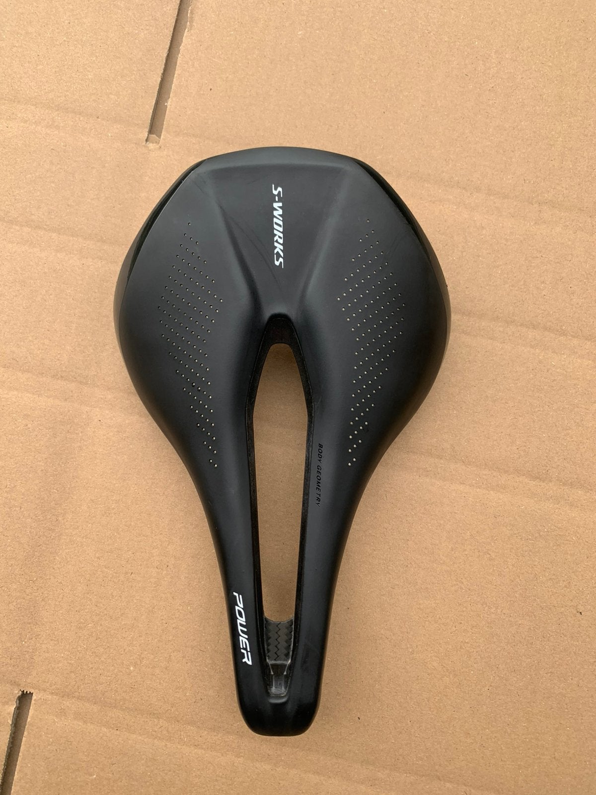 Siège Specialized S-Works avec rail en carbone 143 mm, Vélos & Vélomoteurs, Enlèvement ou Envoi, Comme neuf, Selle