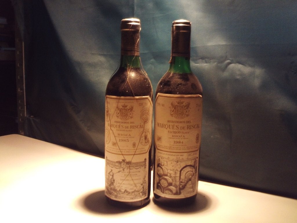 2x Marques de Riscal – Rioja Crianza 1984 en 1985, Verzamelen, Spanje, Ophalen of Verzenden, Zo goed als nieuw, Rode wijn
