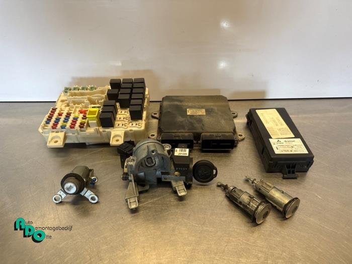 Serrure de contact + ordinateur d'un Mitsubishi Colt (Colt 0, -, 3 mois de garantie, Utilisé, Mitsubishi
