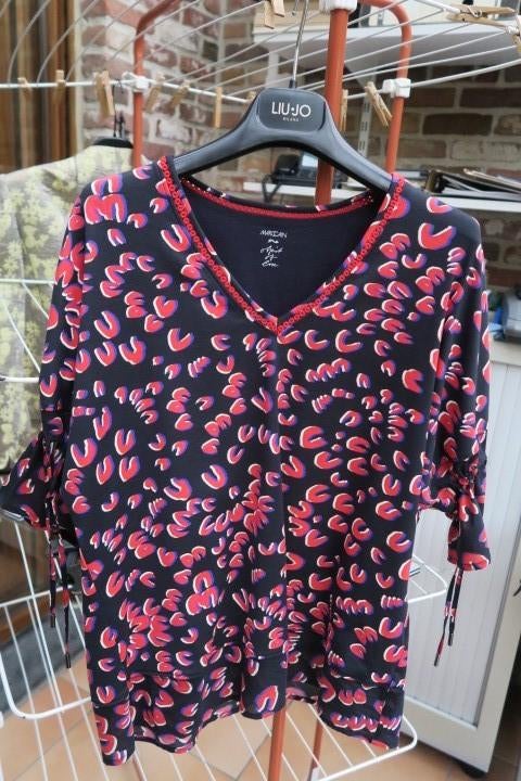 Blouse nieuw zwart rode letters MarcCain mt 3 (40), Kleding | Dames, Maat 38/40 (M), Overige kleuren, Nieuw, Ophalen of Verzenden