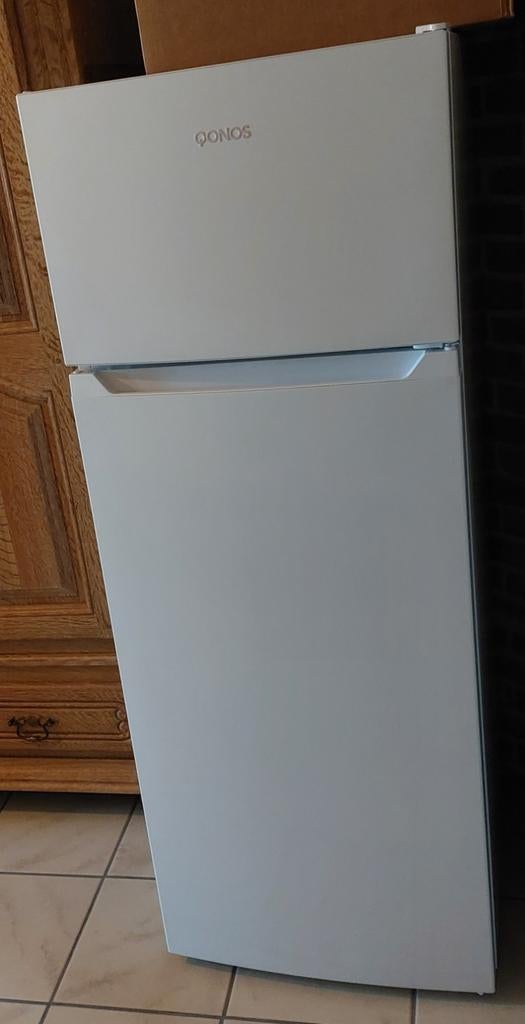 Koelkast met vriesvak van QONOS, Electroménager, Avec compartiment congélateur, Comme neuf, 200 litres ou plus, 45 à 60 cm