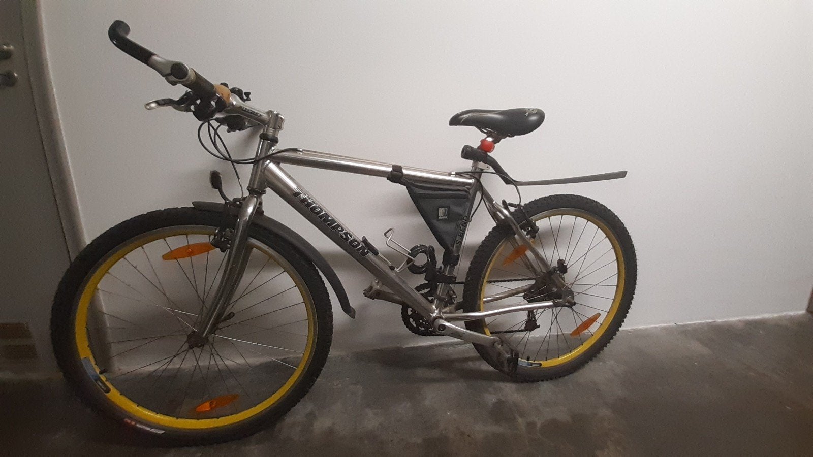 Thompson s-bend, Vélos & Vélomoteurs, Enlèvement