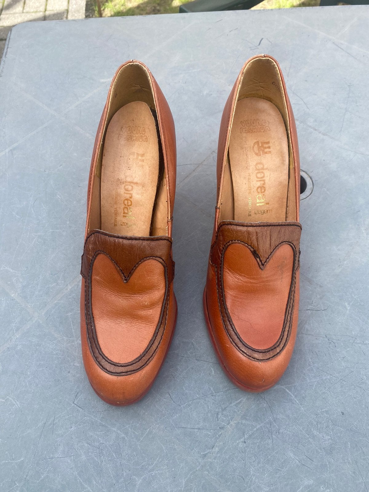 LEDEREN PUMPS IN PERFECTE STAAT, Kleding | Dames, Ophalen of Verzenden, Zo goed als nieuw, Pumps
