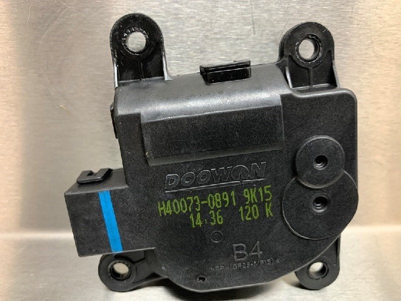 ACTIONNEUR MOTEUR VOLET CHAUFFAGE Hyundai Kona (OS), Dhr. M. Roggen, Stadsweg 37 37
9917 PV  WIRDUM GR., NL, Hyundai, Utilisé