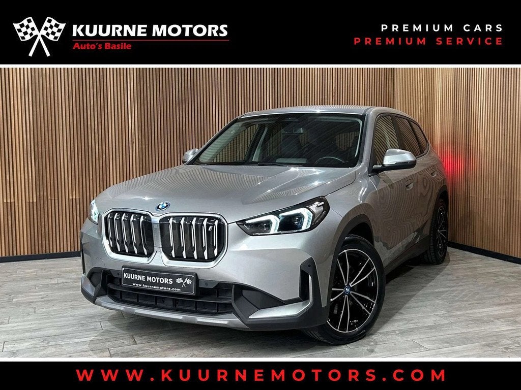 BMW iX1 xDrive30 Alu19"/Led/Cam/Gps/Leder/Keyless/Bt *1j gar, Automaat, Gebruikt, Leder, 5 zetels