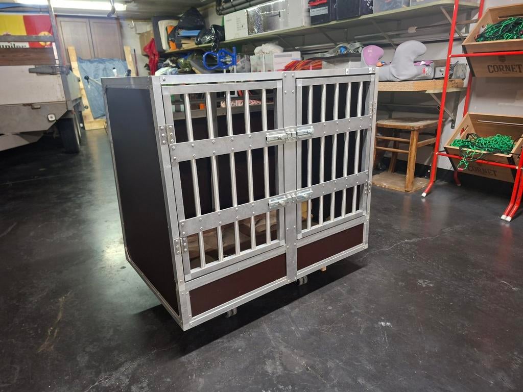 Zo goed als nieuwe hondenbenches voor in de wagen of elders., Dieren en Toebehoren, Ophalen