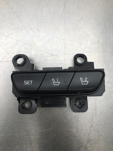 STOELVERSTELLING SCHAKELAAR Kia Niro I (DE) (|93250G5000|), Gebruikt, Kia