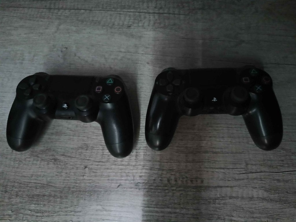 [Defect] 2 Playstation 4 Controllers, Gebruikt, Ophalen of Verzenden, Controller, PlayStation 4