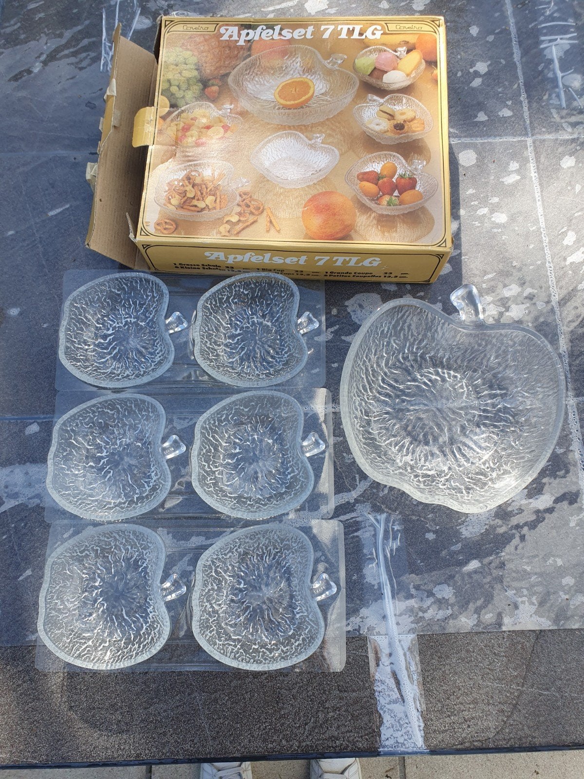 set kommetjes, Ophalen